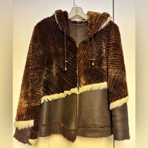 Women’s leather reversible short coat with real fur